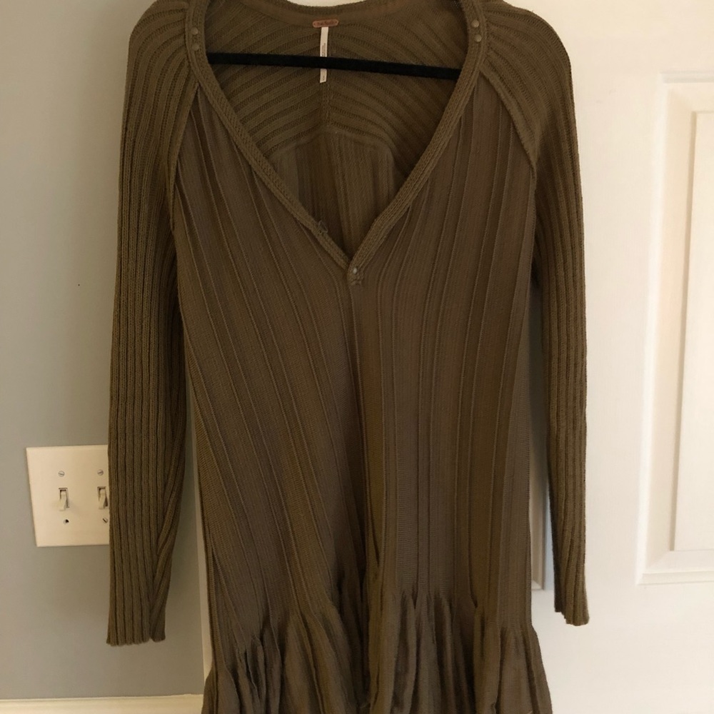 FREE PEOPLE SWEATER